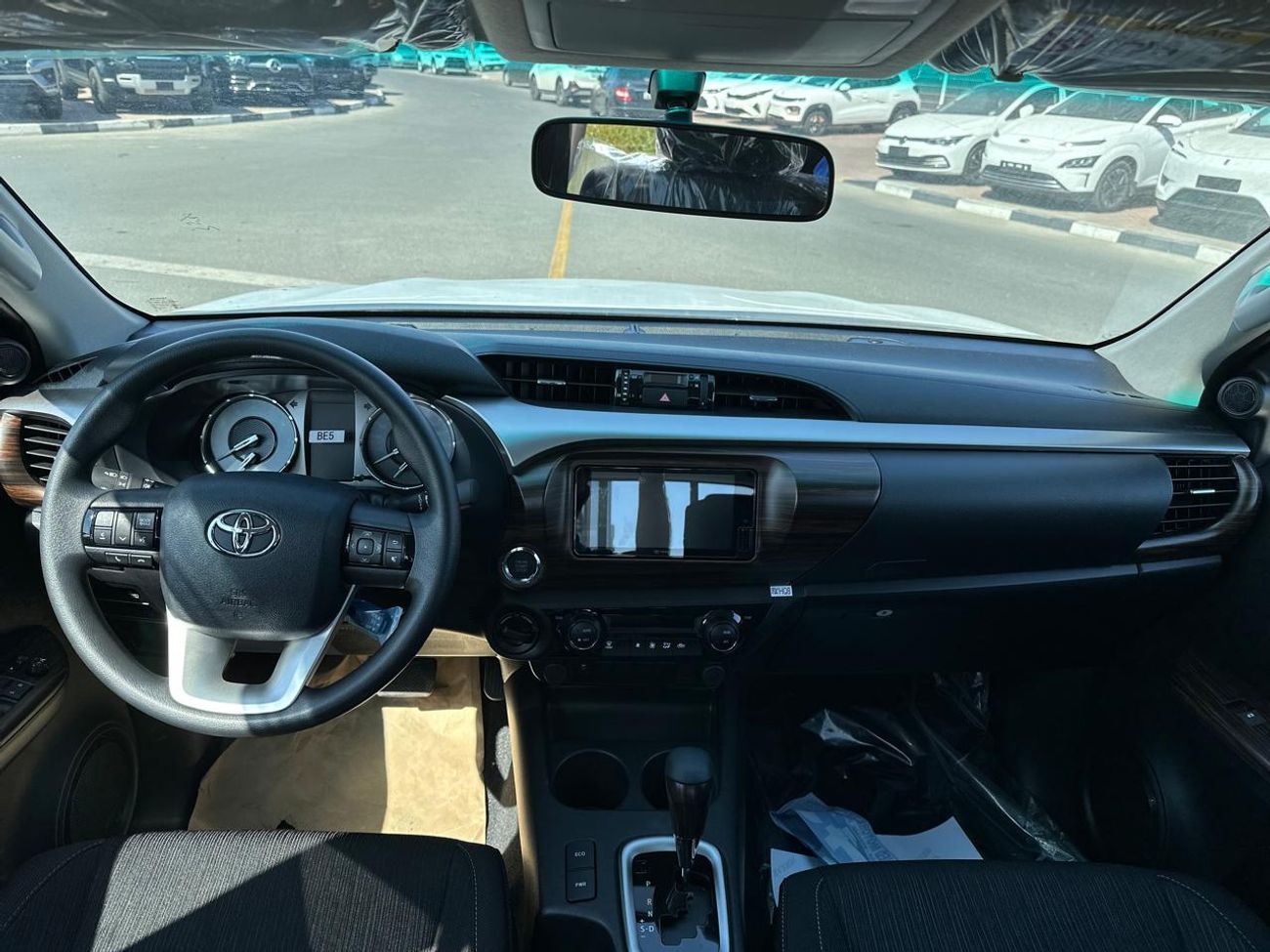 تويوتا هيلوكس Toyota Hilux 2.7L A/T Full Option, Push Start, BSM, Black Color 2025/2025