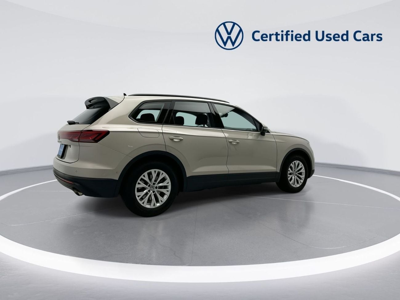 Volkswagen Touareg Trendline 2.0L (Ref#13862) / WAS 174,900 AED - NOW 159,900 AED