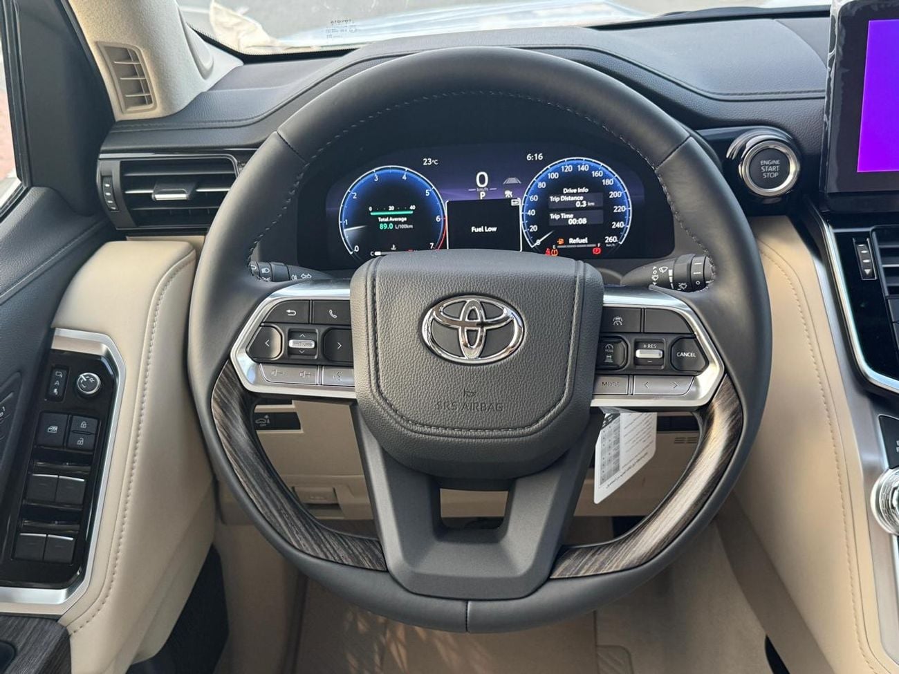 Toyota Land Cruiser TOYOTA LAND CRUISER VXR 4.0 2026 full  GCC Al Futtaim option  Black inside beige