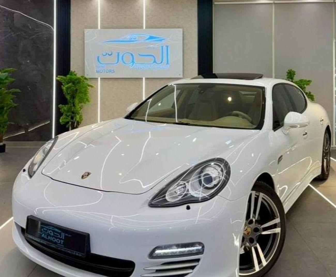 Porsche Panamera PLATINUM PORSCHE PANAMERA V8 || FULLY LOADED || GCC || ACCIDENTS FREE || AMAZING CONDITION