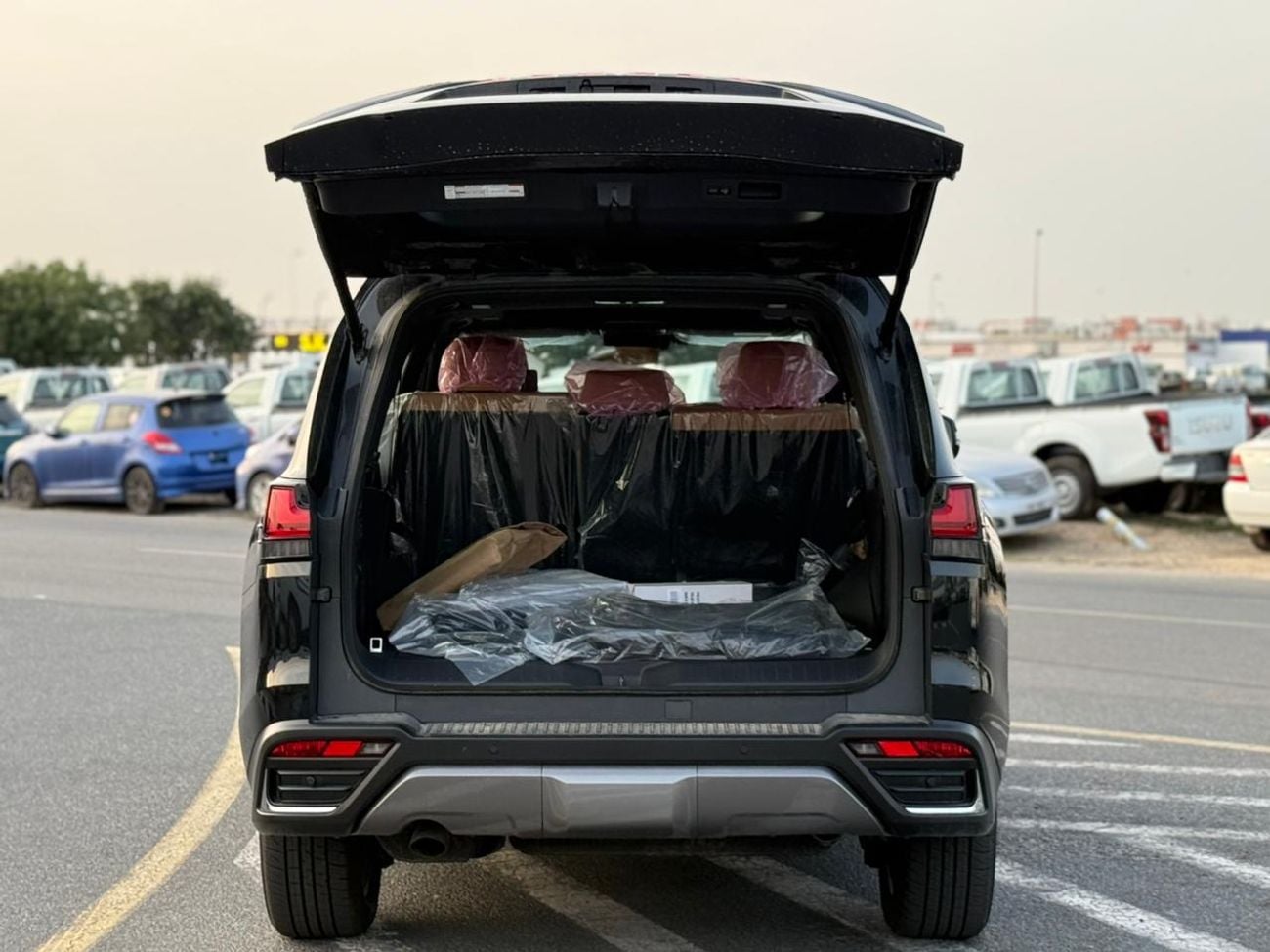 لكزس LX 600 Lexus LX 600 2026 Lexus LX600 Signature 3.5L AT Petrol (Black)