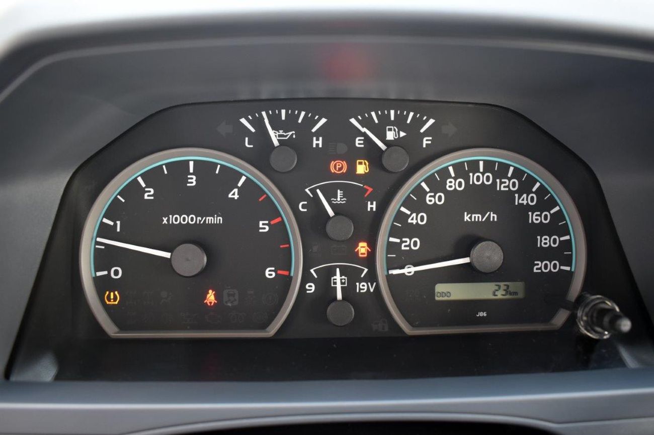 Toyota Land Cruiser Pick Up DOUBLE CAB LIMITED LX V8 4.5L TURBO DIESEL 5 SEAT MT