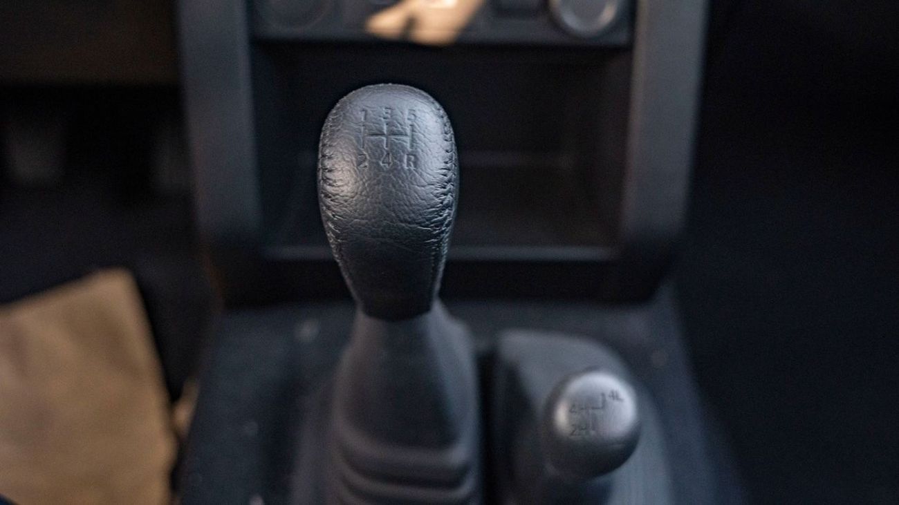 Mitsubishi L200 MITSHUBISHI L200 2.4L PETROL 2024 MODEL YEAR MANUAL TRANSMISSION