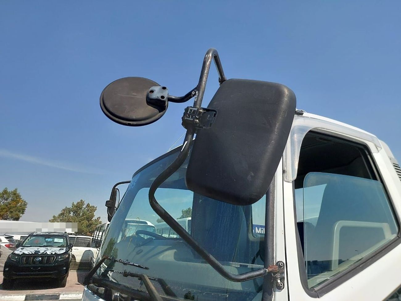 ميتسوبيشي فايتر MITSUBISHI FIGHTER WATER TANKER TRUCK RHD 2001 MODEL 8.2 L DIESEL MANUAL(PM50931)