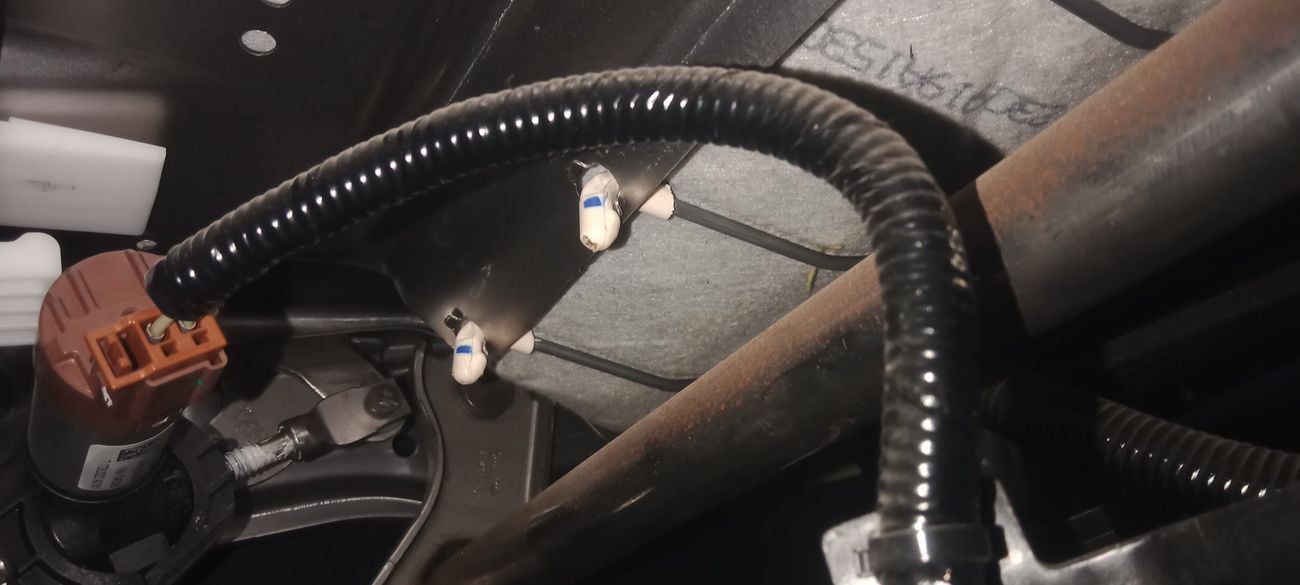 ميتسوبيشي آوتلاندر PREMIUM 2.5 | بدون دفعة مقدمة | اختبار القيادة في المنزل