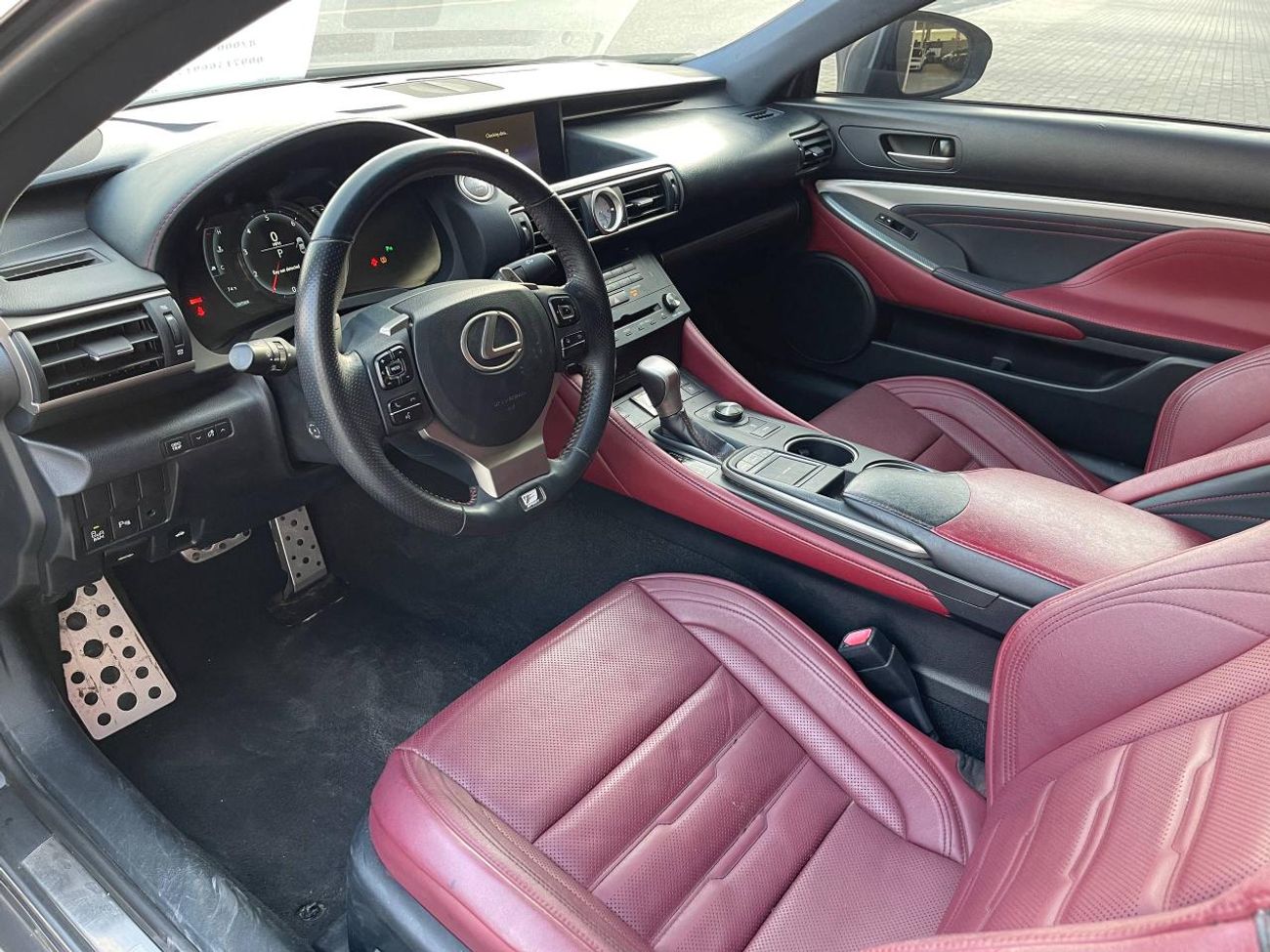 لكزس RC 350 F-SPORT / محرك V6 سعة 3.5 لتر / لوحة عدادات كهربائية / استهلاك منخفض للموارد / مقاعد مبردة / بحالة م