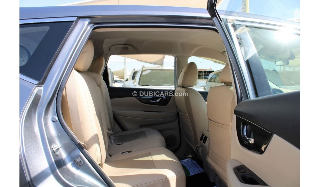 Nissan XTrail ACCIDENTS FREE - GCC - ORIGINAL PAINT - PERFECT CONDITION INSIDE OUT