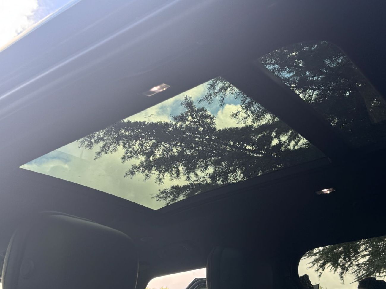 لاند روفر ديفندر 110 X P425 5.0L V8 IN RIGHT HAND DRIVE