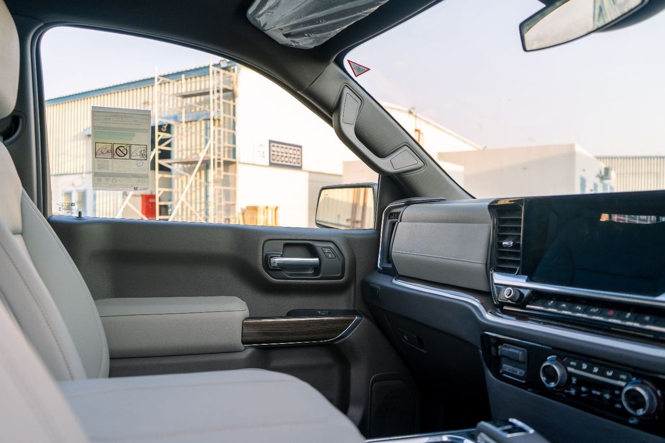 Chevrolet Silverado 6.2L EcoTec3 V8 engine RHD (RIGHT HAND DRIVE )