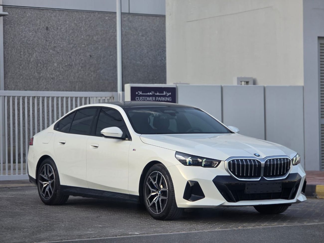 BMW 520i BMW 520i 2025 korean//BODY KIT M POWER // ORGINAL PAINT // ACCIDENT FREE // PERFECT CONDITION