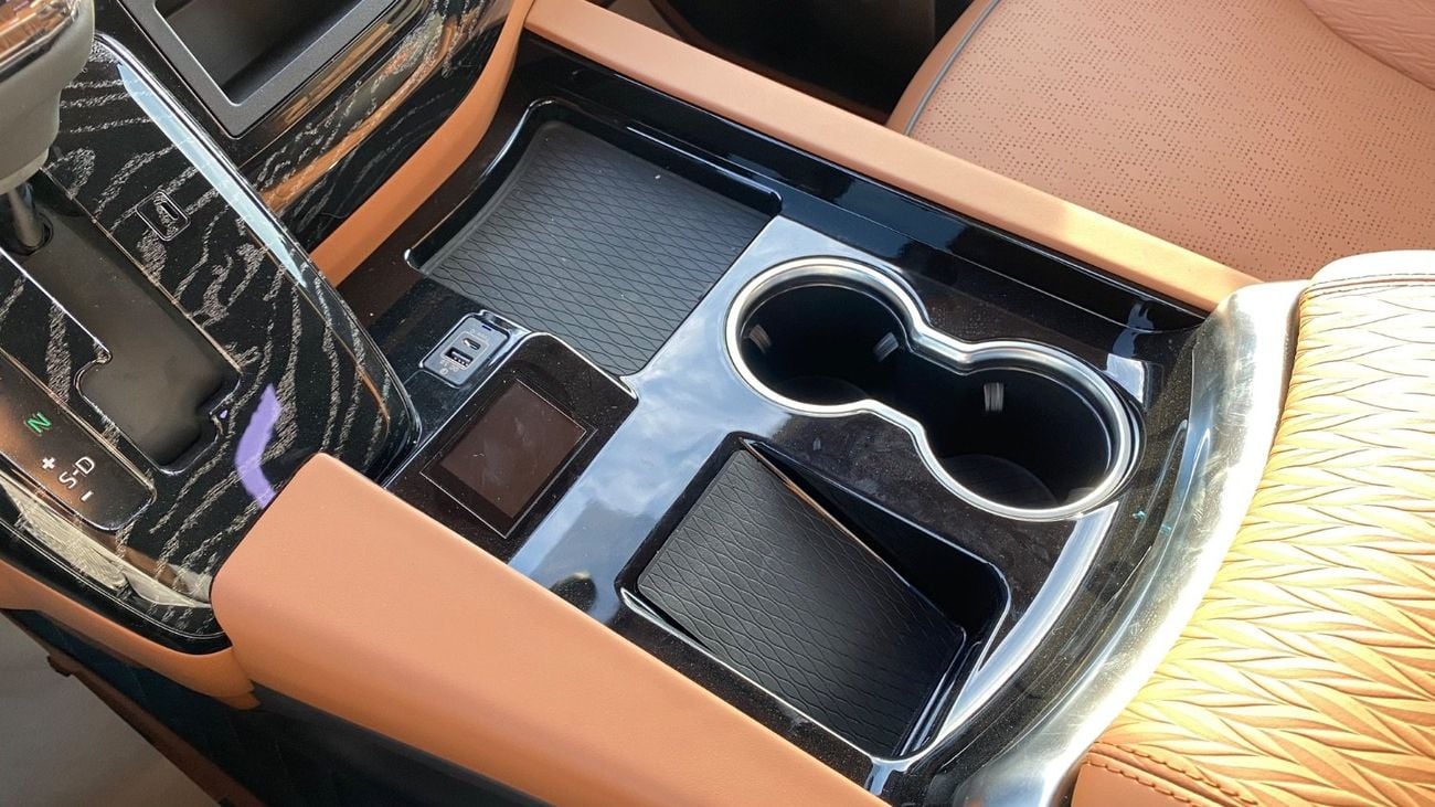 تويوتا هاياس VIP Luxury Seat iconic Design Brand New