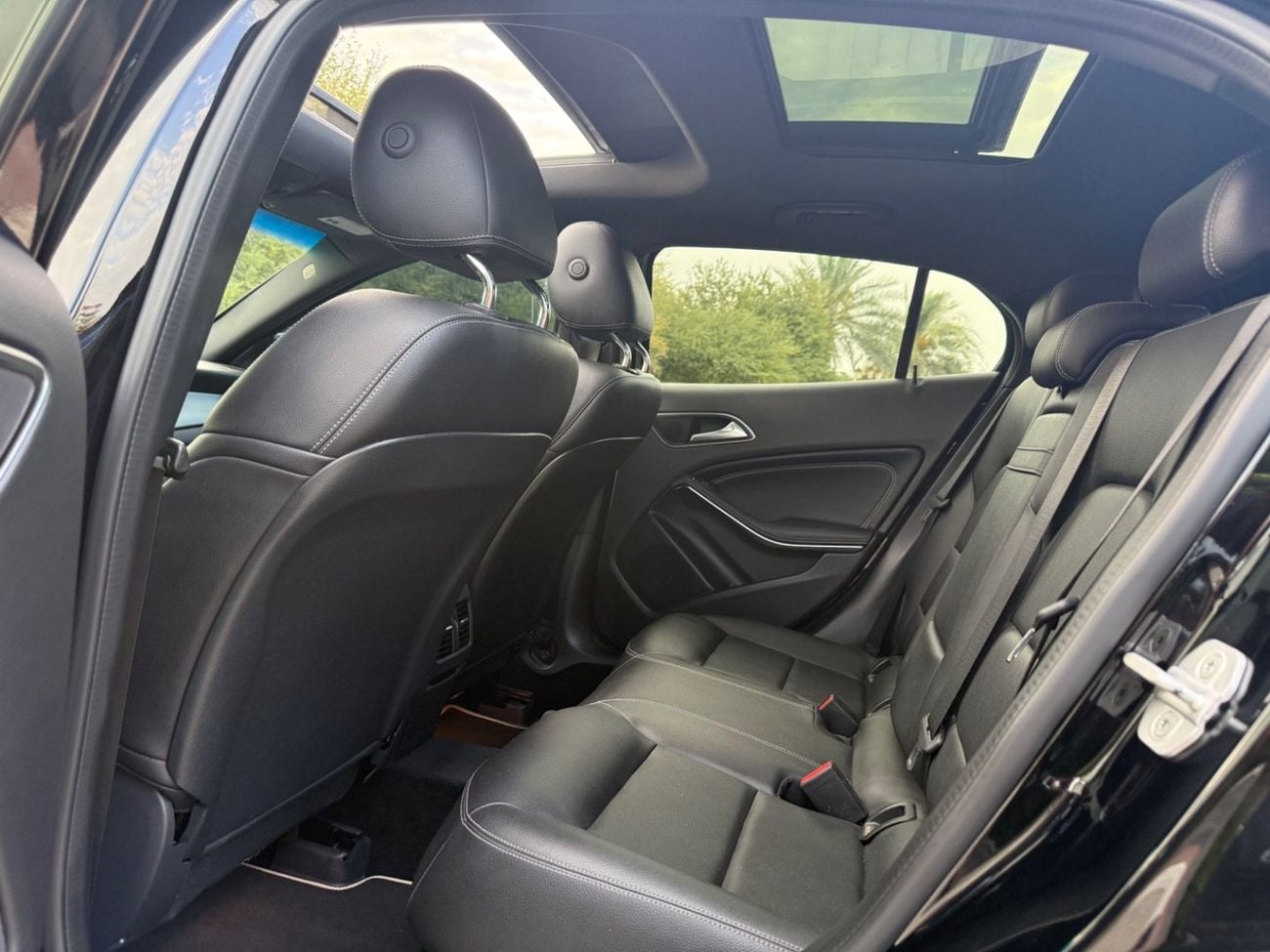 Mercedes-Benz GLA 250 Std 2.0L (208 HP)