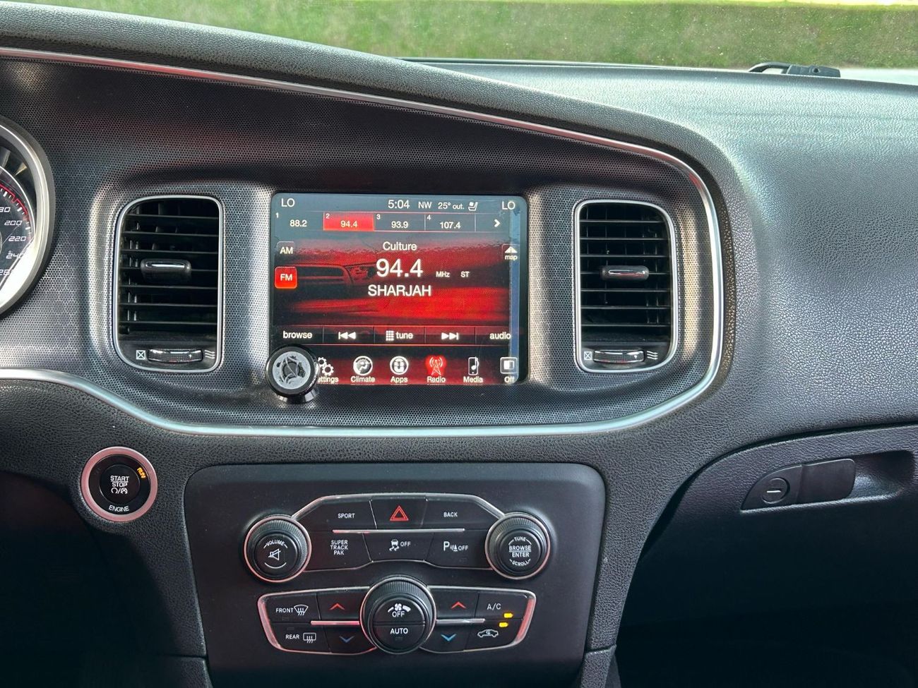 Dodge Charger R/T Road Track DODGE CHARGER R/T 2016 GCC V8 // ORGINAL PAINT // ACCIDENT FREE // PERFECT CONDITION