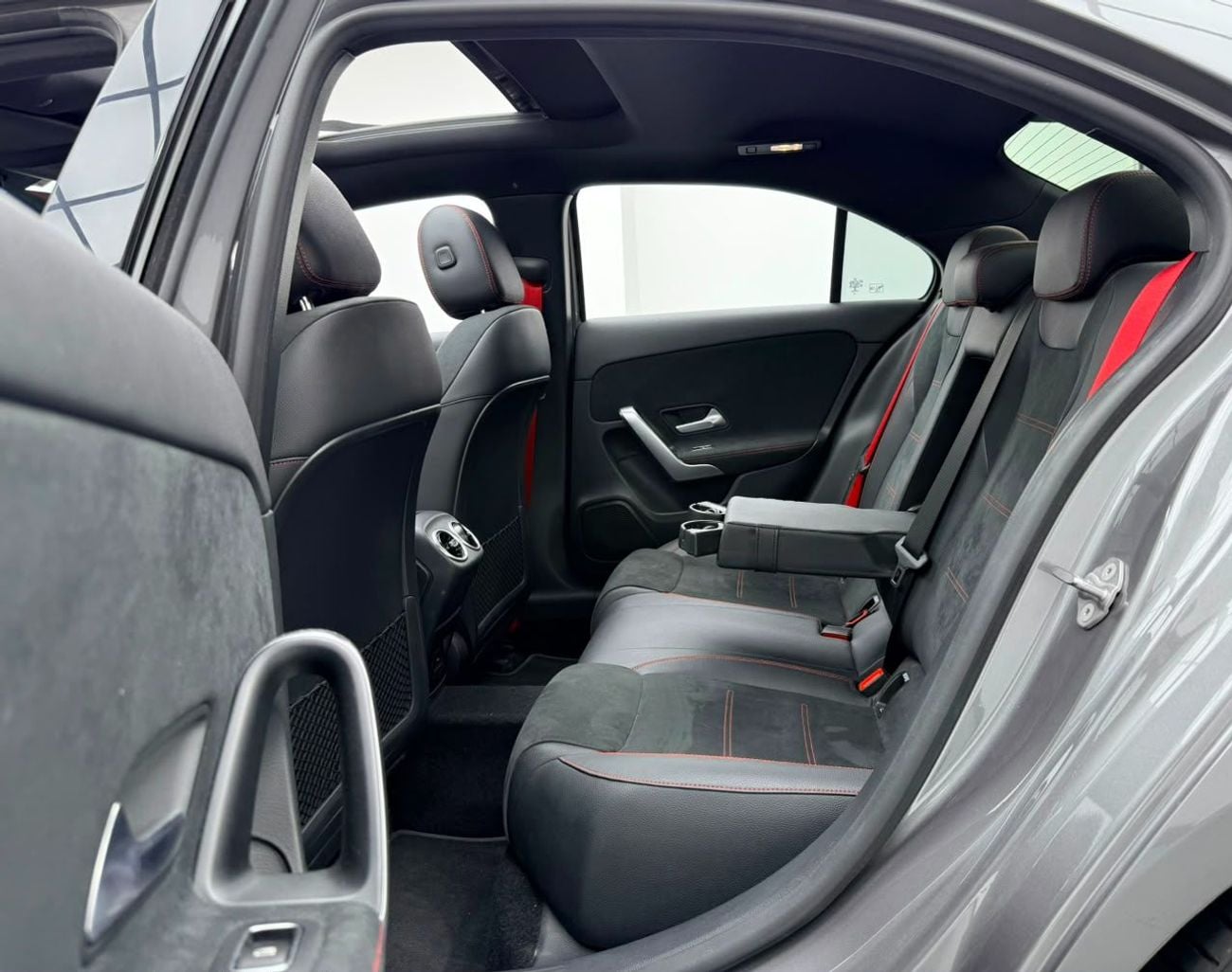 Mercedes Benz A35 AMG 4MATIC 2021 Mercedes-AMG A35, AutoGuard Warranty, Full Mercedes Service History, GCC Specs.