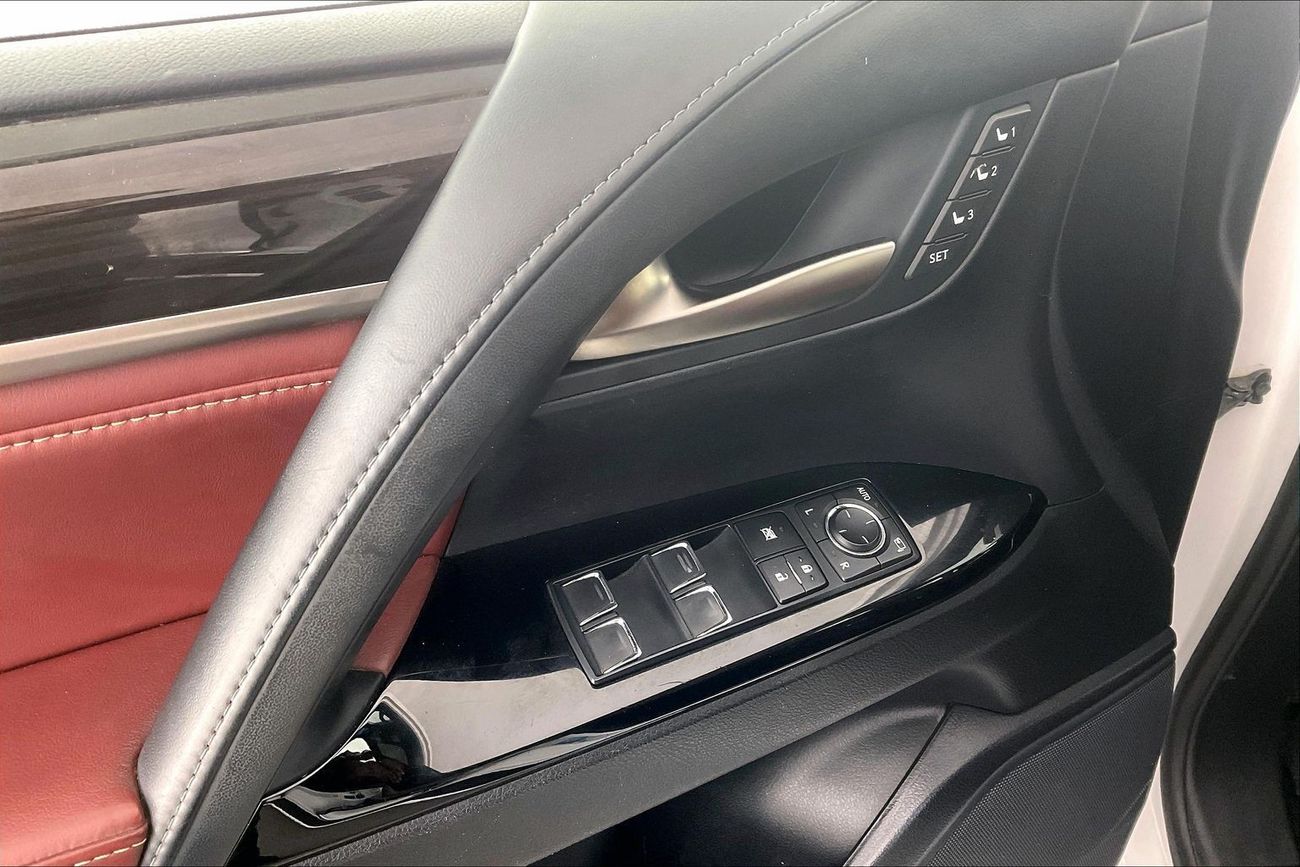 لكزس LX 570 Platinum | upto AED 20,000 Ramadan Discount | شامل الضمان | 0 ﺪﻔﻋﺓ ﺃﻮﻟﻯ