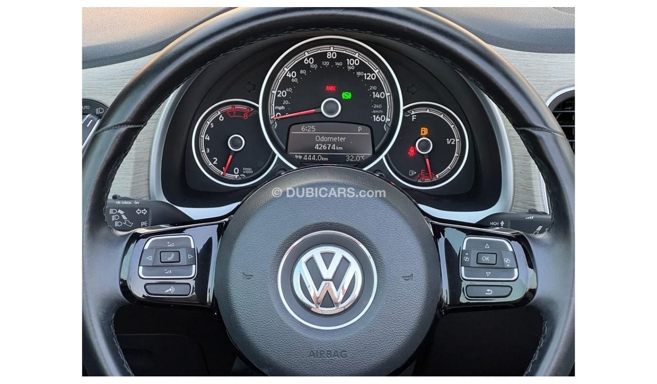 Volkswagen Beetle VOLKSWAGEN BEETLE TURBO 2018 IN LOW MILEAGE CONVERTABLE