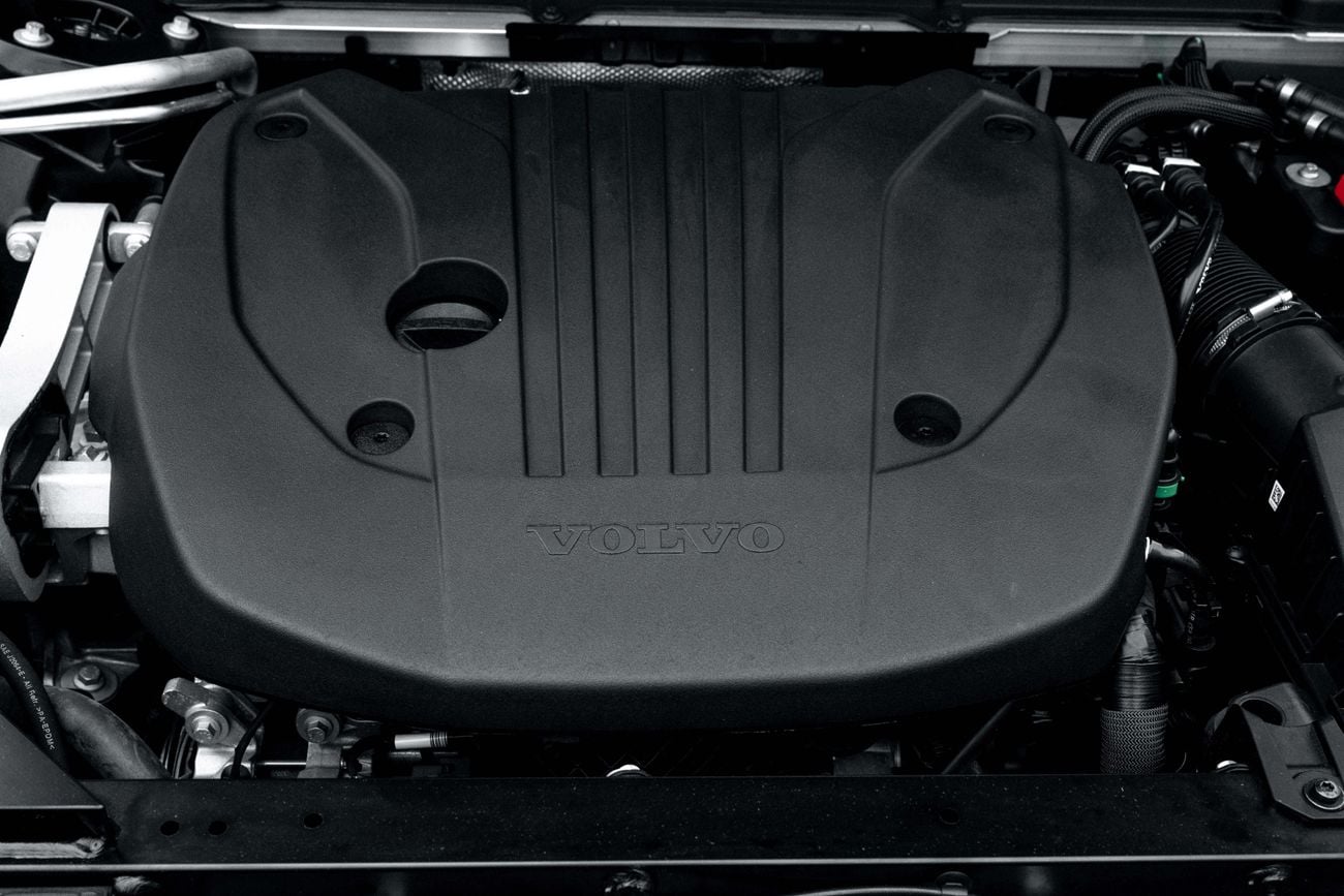 Volvo XC60 XC60 Ultra Dark | 4,015 P.M | 0% Downpayment | 5 Year Volvo Warranty + Service!