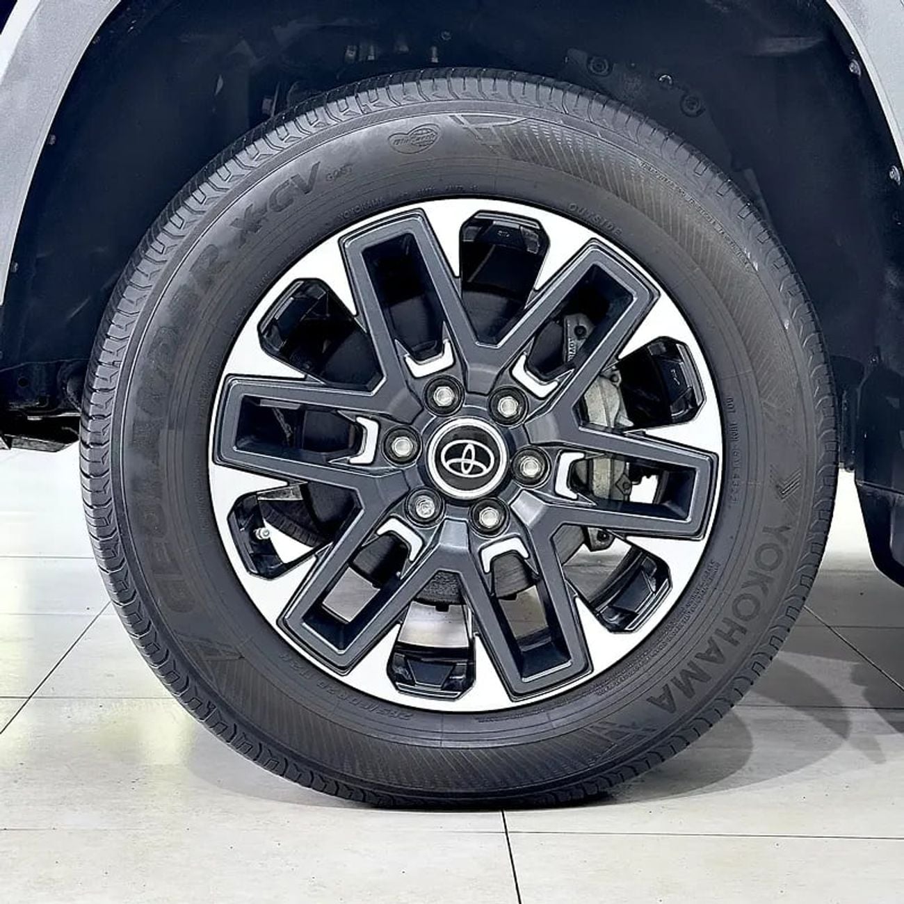 تويوتا تاندرا Crewmax Limited 5.7L Limited