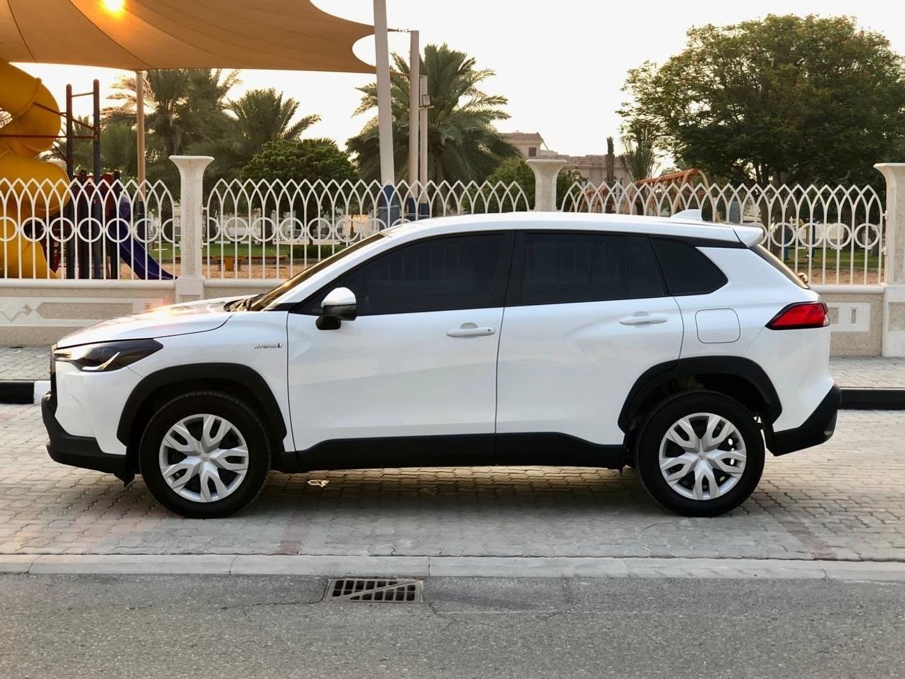 Toyota Corolla Cross Corolla Cross 1.8L 2022 GCC (Hybrid)