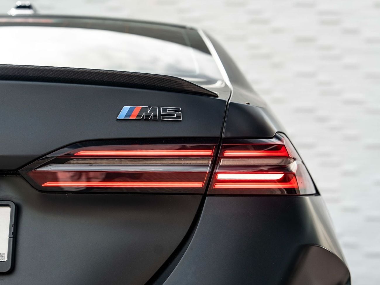 بي أم دبليو M5 STD