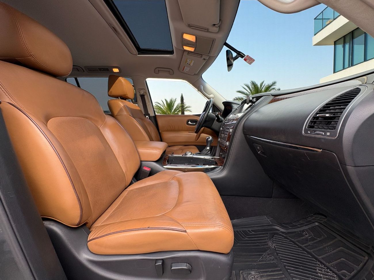 Nissan Patrol LE Titanium 5.6L V8 | 2017 | GCC SPECS | AED 2,700 / MONTH