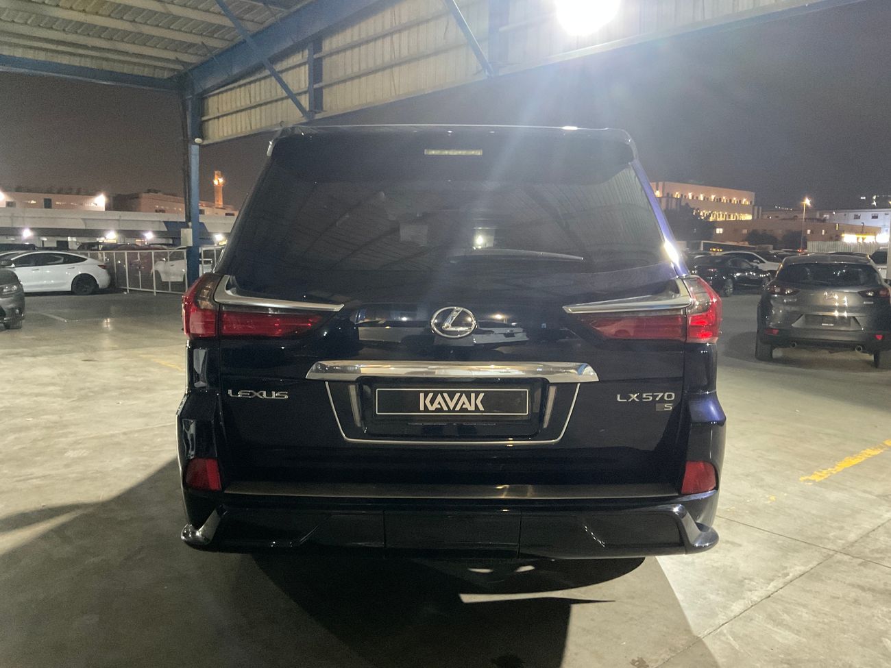 لكزس LX 570 Signature | شامل الضمان | 0 ﺪﻔﻋﺓ ﺃﻮﻟﻯ