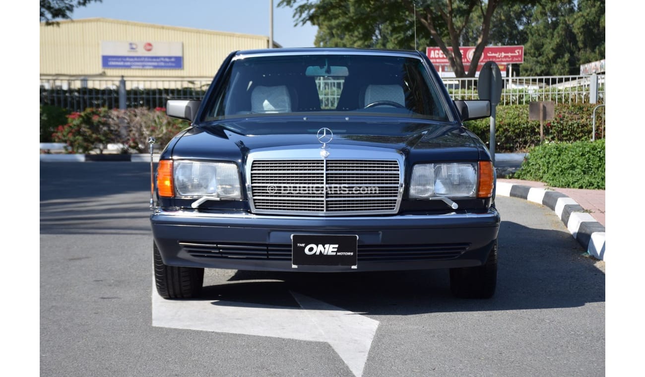 Mercedes-Benz 560 Original Paint & Low Milage
