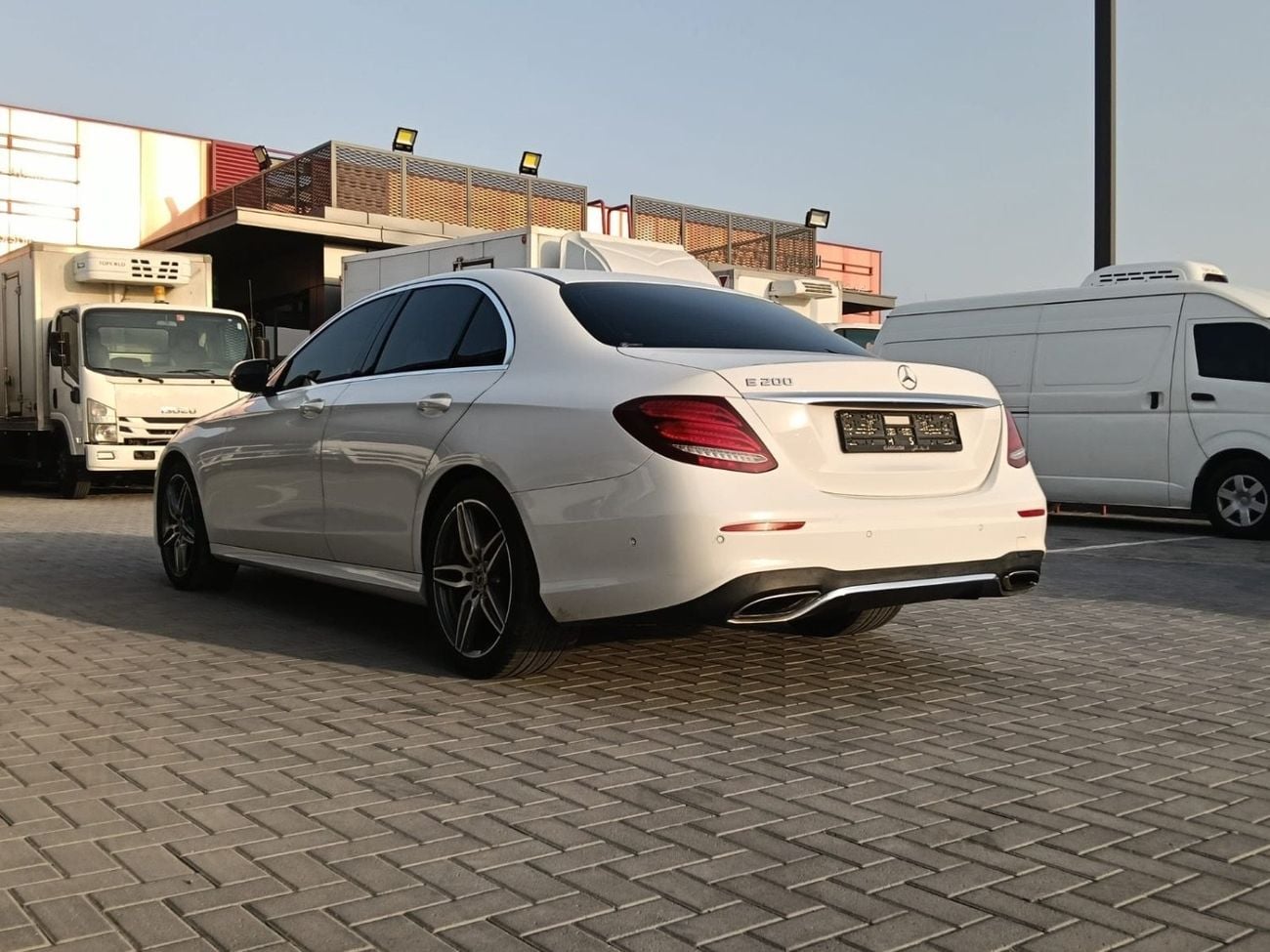 مرسيدس بنز E200 STD