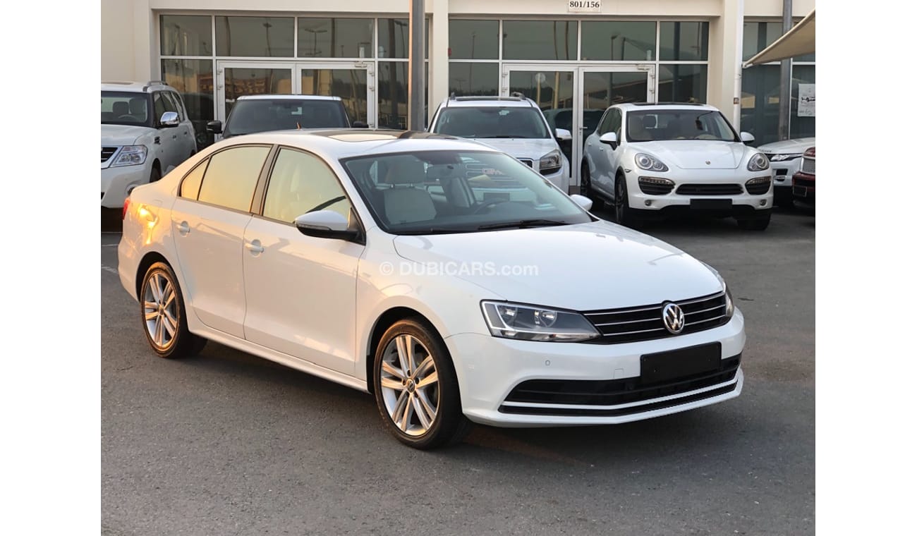 Volkswagen Jetta Volex wagan Getta model 2016 GCC car prefect condition full option sun roof leather seats bac condi