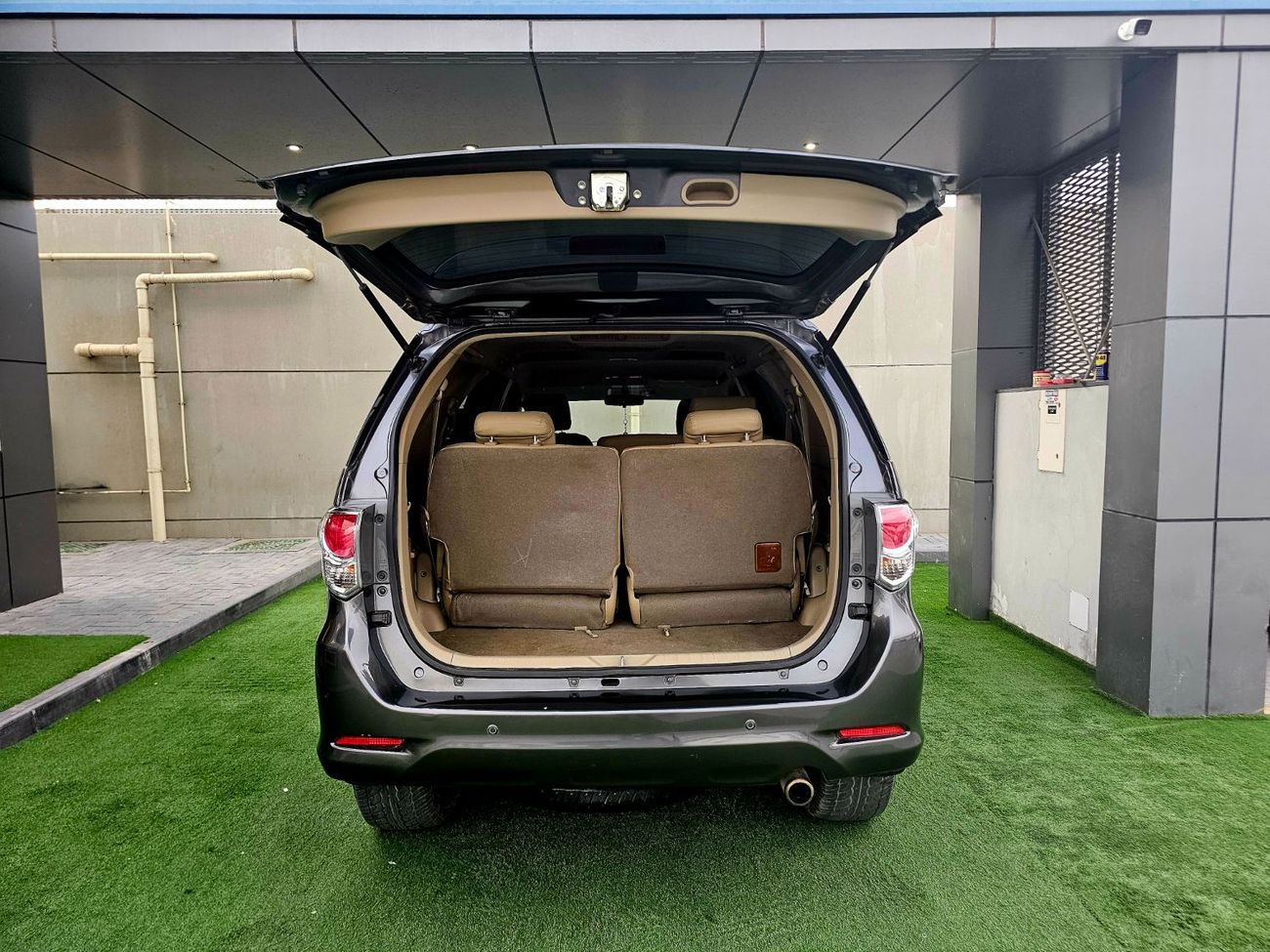 Toyota Fortuner EXR/ V4 2.7L 4WD/ LEATHER DVD/ LOW MILEAGE