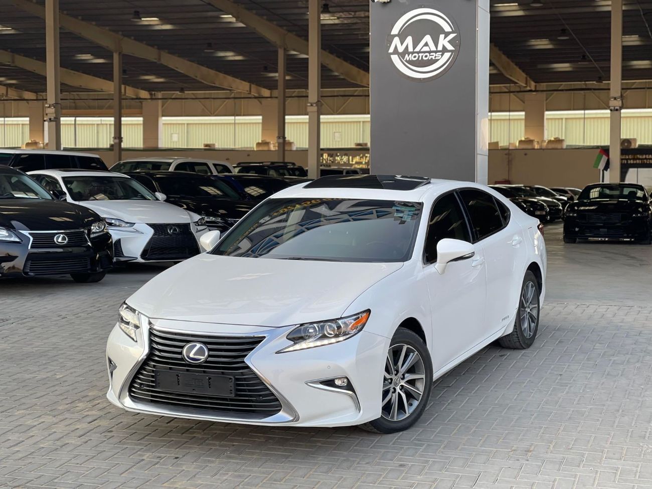 Lexus ES300h PLATINUM / HYBRID / JAPAN / IN PERFECT CONDITION