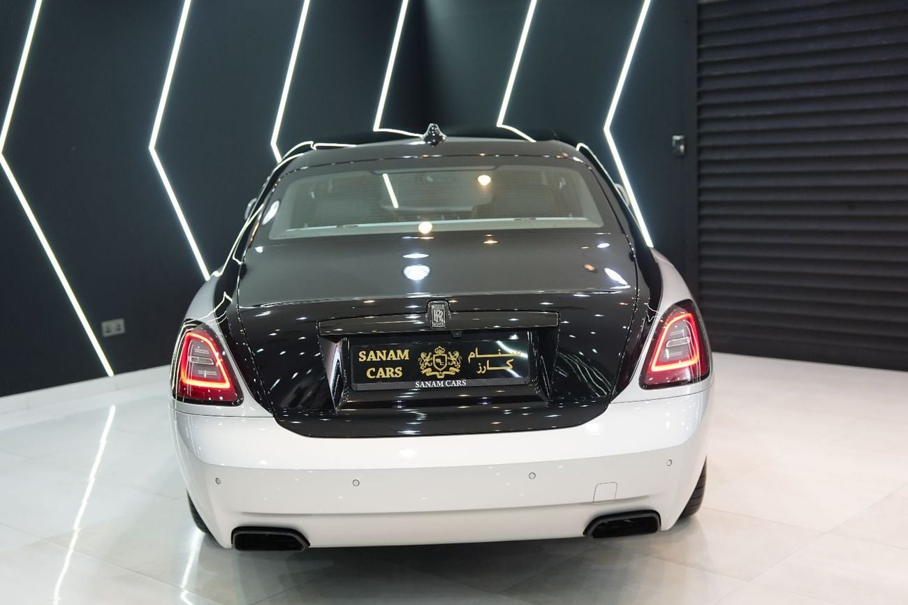 Rolls Royce Ghost Black Badge, Two-Tone, Rear Entertainment, Bespoke Audio, Dealer Warr + Serv!