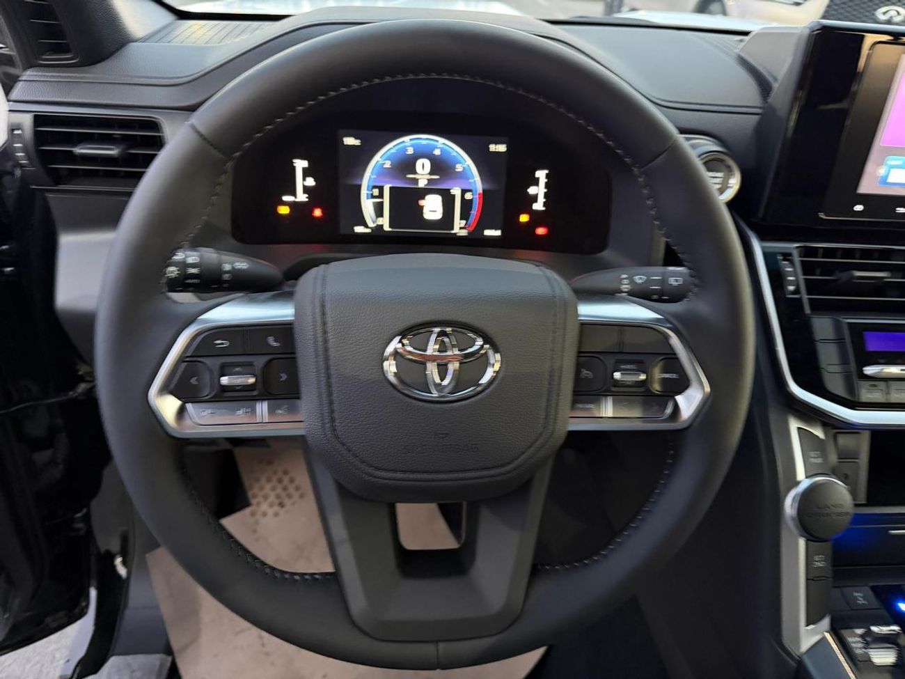 Toyota Land Cruiser 4.0L GXR V6 PETROL AUTOMATIC TRANSMISSION ( FOR RE-EXPORT ONLY )