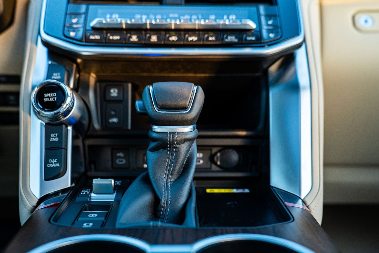 تويوتا لاند كروزر 2026 Toyota Land Cruiser LC300 VX  4.0L V6 petrol full-option