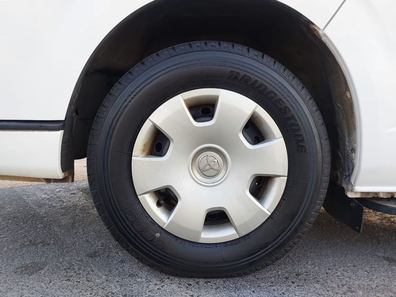 Toyota Hiace TOYOTA HIACE VAN RHD 2011 MODEL 2.7 L PETROL AUTOMATIC(PM08895)