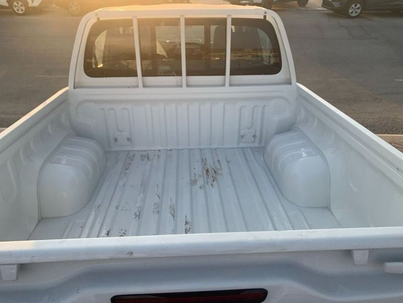 تويوتا هيلوكس TOYOTA HILUX DC 2.4L DSL - M/T - 4X2 - MY23