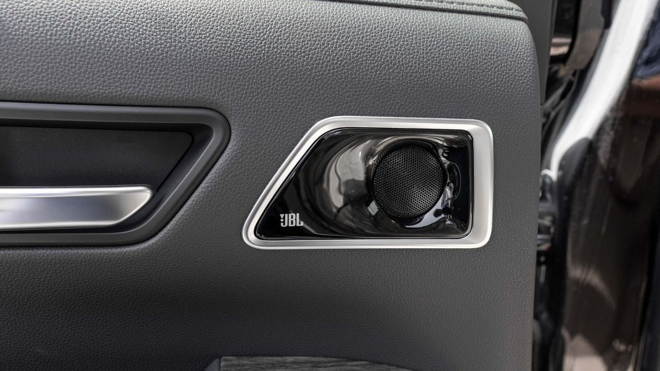 Toyota Land Cruiser 2025 Toyota Land Cruiser VX 4.0L AT Petrol (Black-Beige)