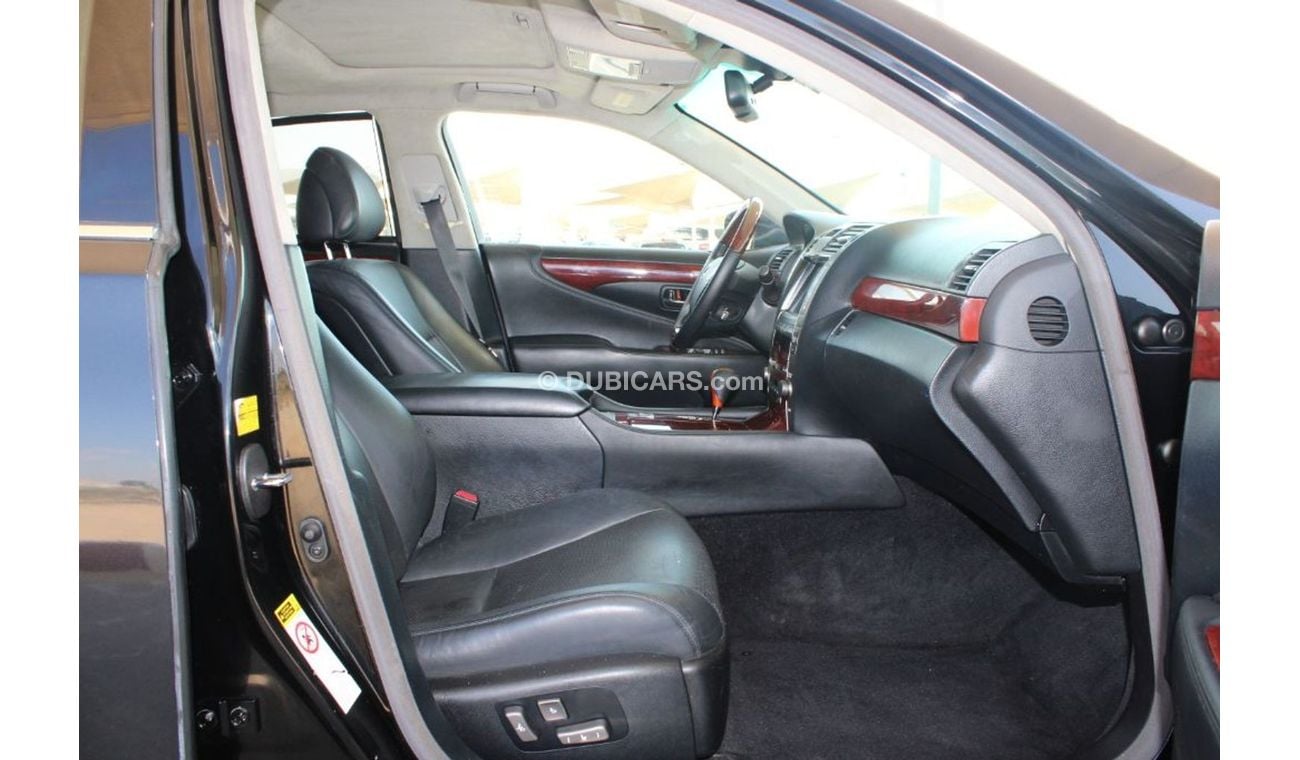 Lexus LS460 short