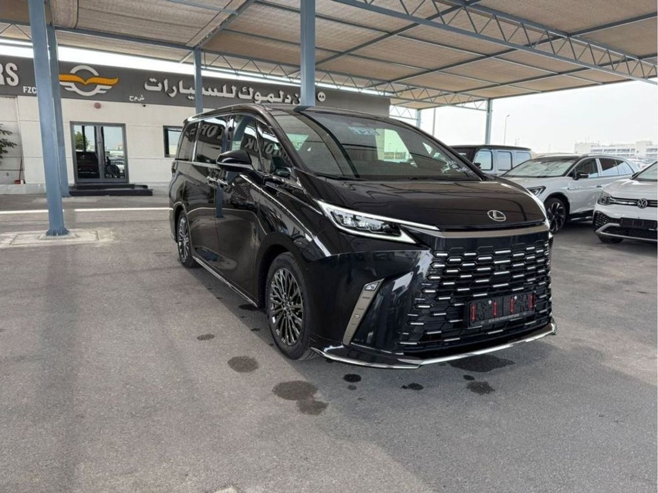 Lexus LM 350h Lexus LM 350H VIP Luxury 4-Seater AWD 2025 Model Year