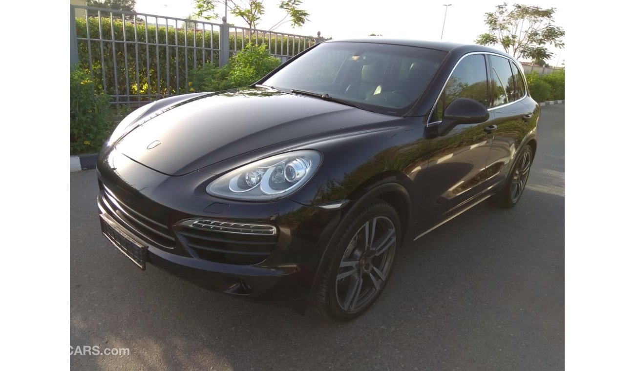 Porsche Cayenne S 2012 LOW MILEAGE ONE YEAR WARRANTY