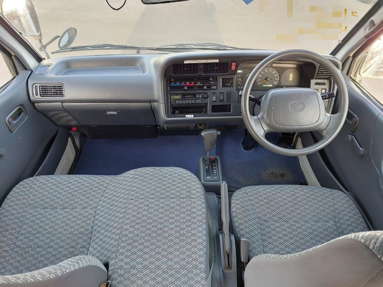 Toyota Hiace TOYOTA HIACE COMMUTER VAN RHD 2001 MODEL 3.0 L DIESEL AUTOMATIC(PM01315)