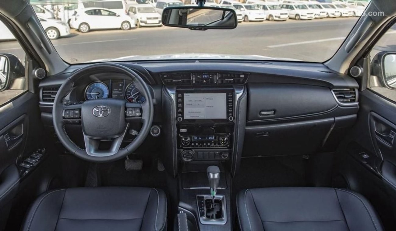 Toyota Fortuner TOYOTA FORTUNR VX 2.8L DIESEL FULL OPTION V4 2024