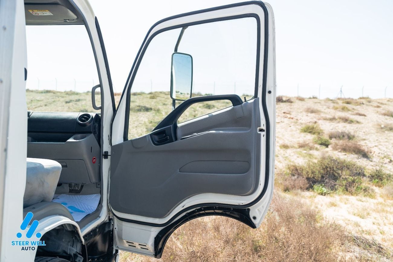 هينو 300 2020 Hino 300 916 4.0L Diesel Manual | Long Chassis Chiller Box | GCC Specs