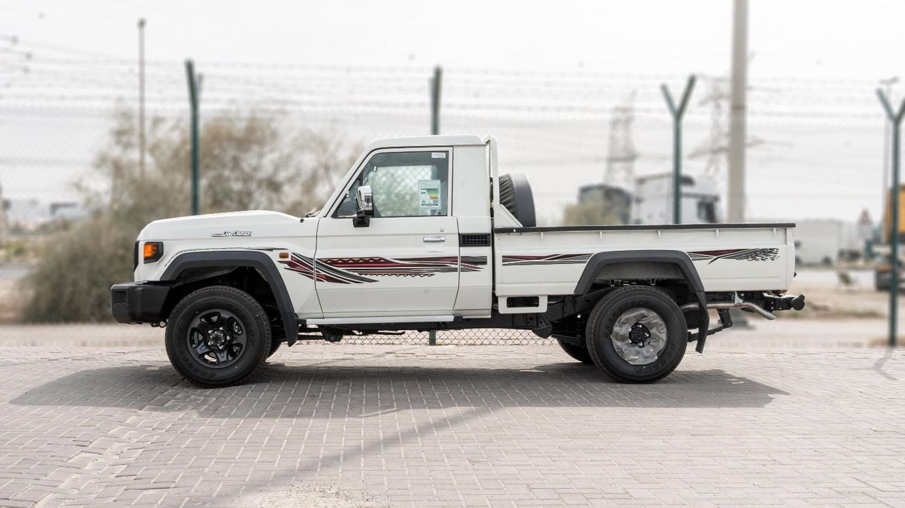 تويوتا لاند كروزر بيك آب 2026 Toyota LC79 2.8L MT Diesel (white-Brown)