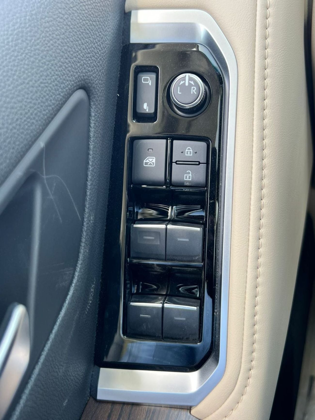 تويوتا لاند كروزر