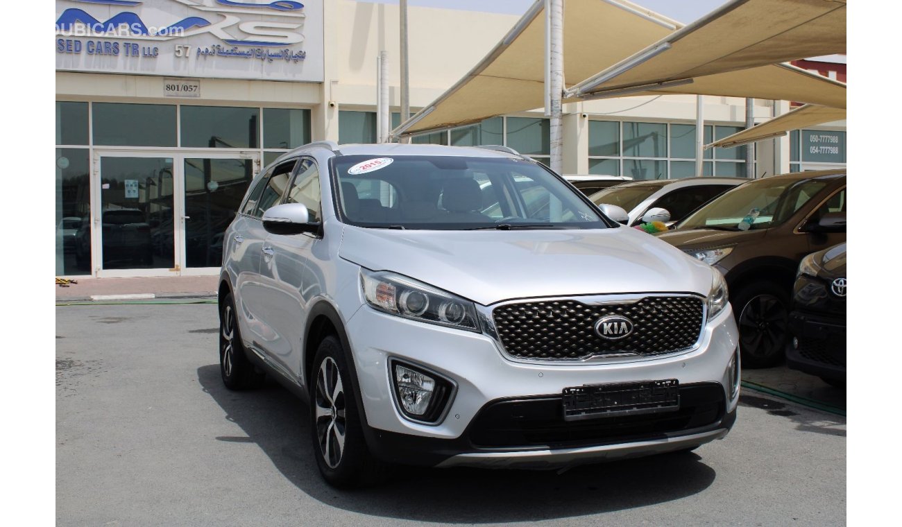 Kia Sorento NEW SHAPE - GCC - ACCIDENTS FREE - ORIGINAL PAINT - AWD - MID OPTION - CAR IS IN PERFECT CONDITION I