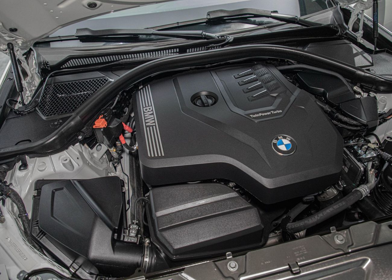 BMW 318i M-Sport • Agency Warranty + Service Contract 2030 • GCC