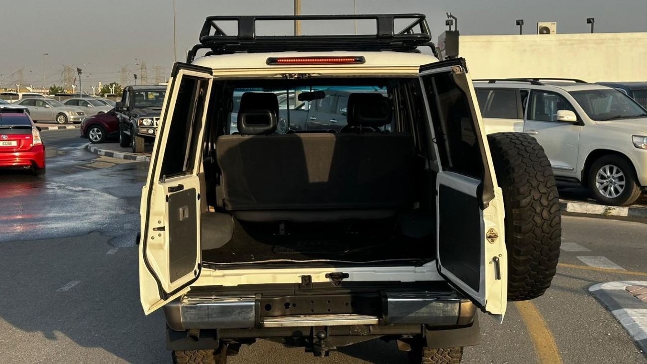 تويوتا لاند كروزر 70 Diesel 4.5 Liter Right Hand Drive 5 Doors Manual Gear Power Windows