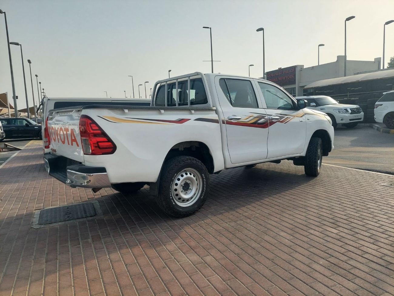 Toyota Hilux DC 2.4L 4WD DIESEL MANUAL TRANSMISSION
