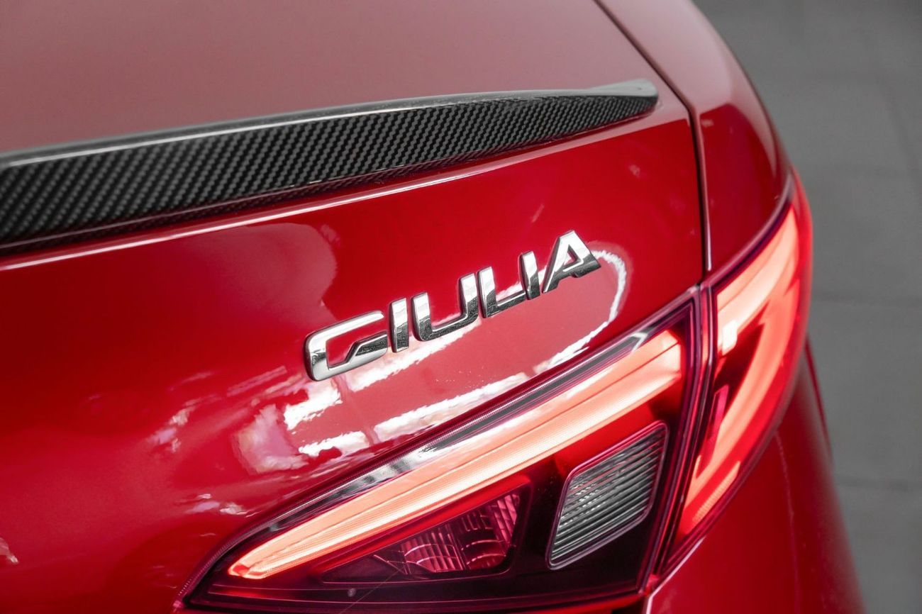 ألفا روميو جوليا Quadrifoglio 2.9L (505 HP)